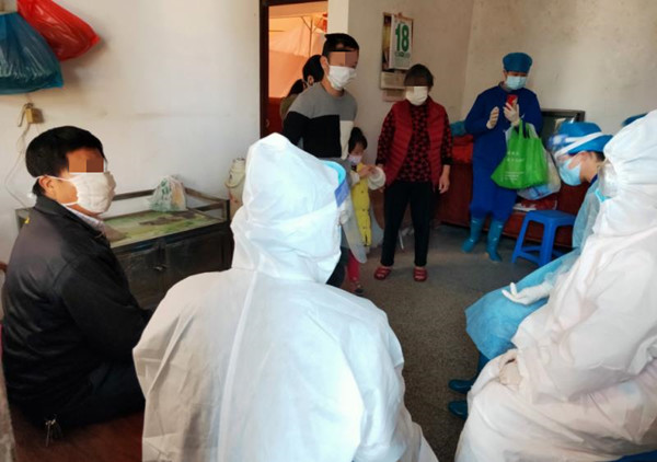 3.對嚴重精神障礙患者進行上門隨訪_副本.jpg
