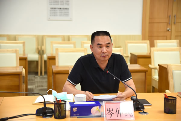 2.市交通運輸局局長岑仲純同志解讀工作方案.jpg