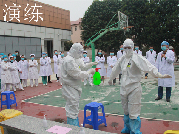 7.模擬穿脫防護(hù)服、消殺場(chǎng)景_副本.jpg