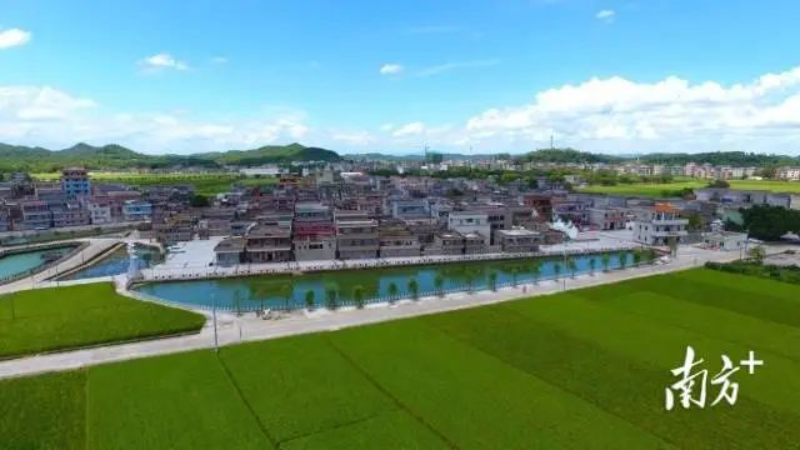 天藍(lán)、地凈,水清、山翠,是牛江鎮(zhèn)美麗鄉(xiāng)村的生態(tài)底色。 圖片