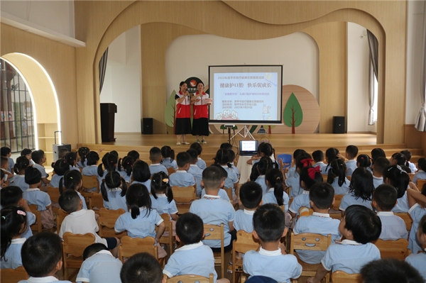 1.“全國愛牙日”兒童口腔護理知識科普活動_副本.jpg