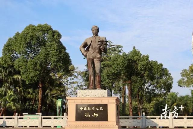 馮如雕像。張婧媛 攝 圖片