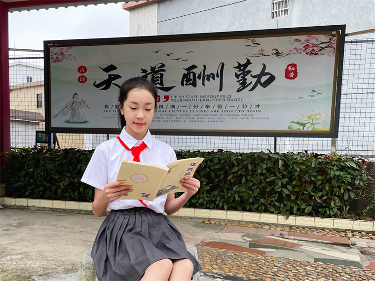 5.黎彥廷生活照.jpg