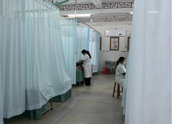 3.中醫(yī)館讓廣大群眾享受到更優(yōu)質(zhì)、更貼心的服務(wù)。_副本.jpg